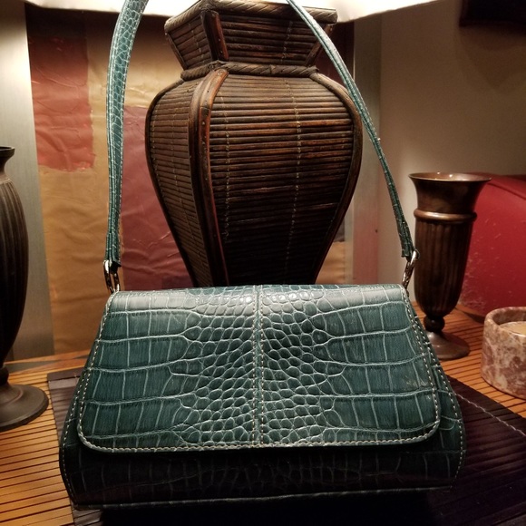 Liz Claiborne Handbags - Liz Claiborne Alligator Print Embossed Hand Bag